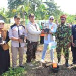 Kado Hijau Milad ke-94, Pemuda Muhammadiyah Surakarta Tanam 94 Pohon di Bengawan Solo